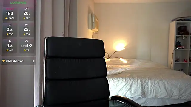 Snapshot of olivia_jeas chatting on November 4, 9:03 pm olivia jeas online show from November 4, 9:03 pm