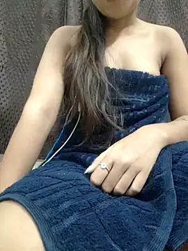 Snapshot of Roshni_98 chatting on February 12, 12:33 pm Roshni 98 online show from February 12, 12:33 pm