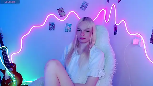 Emily Nyaffee online show from October 25, 11:29 am