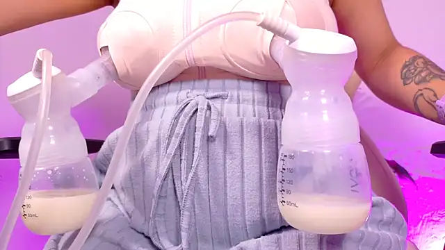 Snapshot of emma_rouse69 chatting on September 10, 2:06 pm emma rouse69 online show from September 10, 2:06 pm