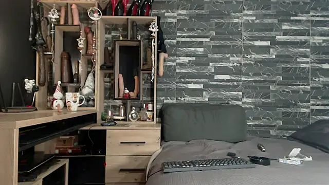 Snapshot of Mistress_Miry chatting on December 26, 7:35 am Mistress Miry online show from December 26, 7:35 am