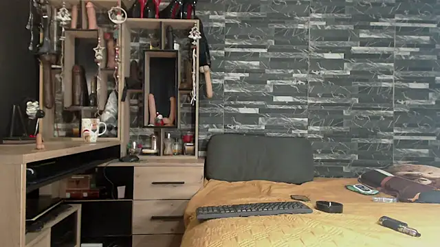 Snapshot of Mistress_Miry chatting on January 2, 6:07 am Mistress Miry online show from January 2, 6:07 am