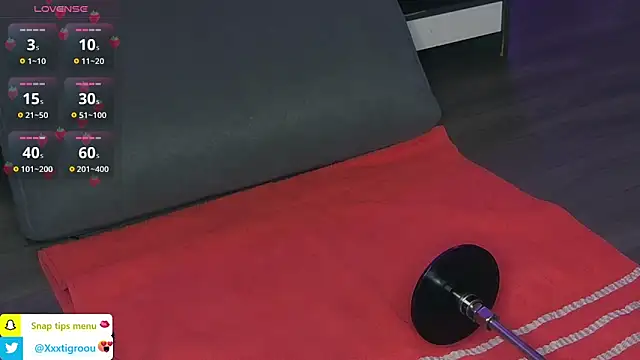 Snapshot of PetiteAngel666 chatting on February 19, 12:57 am PetiteAngel666 online show from February 19, 12:57 am