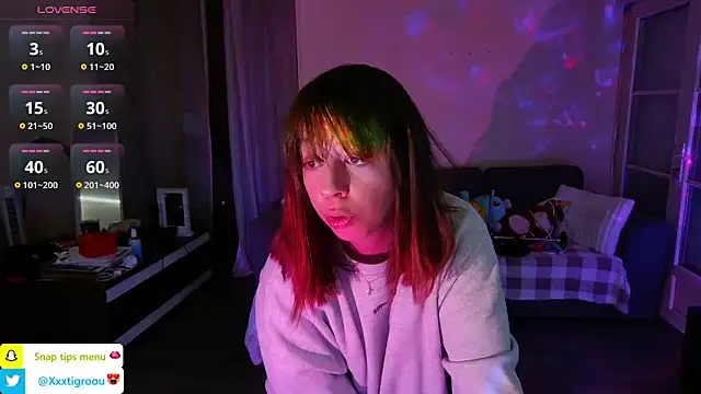 Snapshot of PetiteAngel666 chatting on March 19, 8:22 pm PetiteAngel666 online show from March 19, 8:22 pm