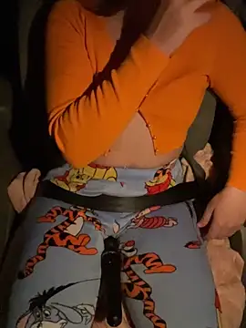 Snapshot of PetiteAngel666 chatting on September 28, 6:46 pm PetiteAngel666 online show from September 28, 6:46 pm