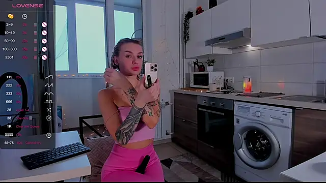 Snapshot of MissLovex chatting on February 4, 3:00 am MissLovex online show from February 4, 3:00 am