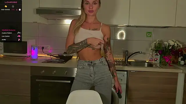 Snapshot of MissLovex chatting on September 8, 2:38 pm MissLovex online show from September 8, 2:38 pm