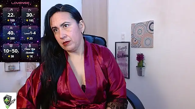 Snapshot of amalia_brunette chatting on February 5, 11:06 pm amalia brunette online show from February 5, 11:06 pm