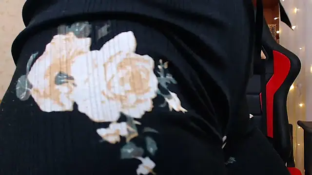 JuicyJess online show from January 3, 11:01 pm