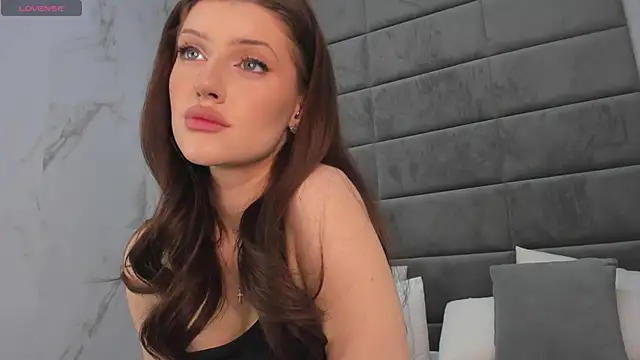 Snapshot of Skinny_Alice chatting on October 6, 1:25 am Skinny Alice online show from October 6, 1:25 am