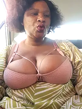 Snapshot of Bootyliciousbbw12 chatting on October 7, 6:10 am Bootyliciousbbw12 online show from October 7, 6:10 am