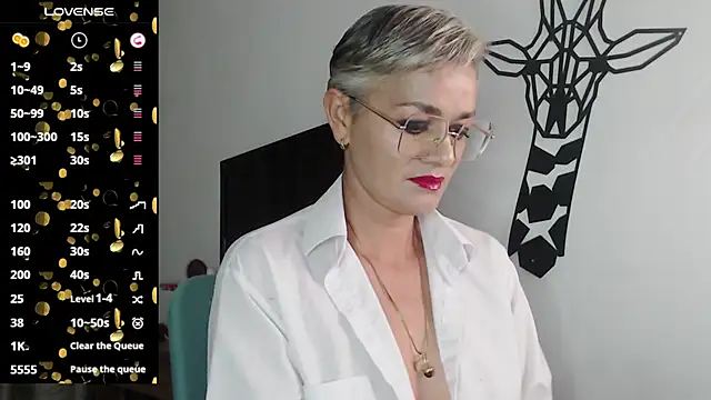 scarlett paris22 online show from January 15, 11:40 pm