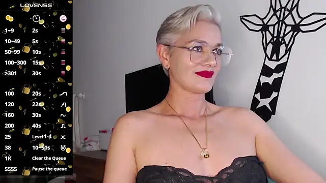 scarlett paris22 online show from February 6, 10:43 pm