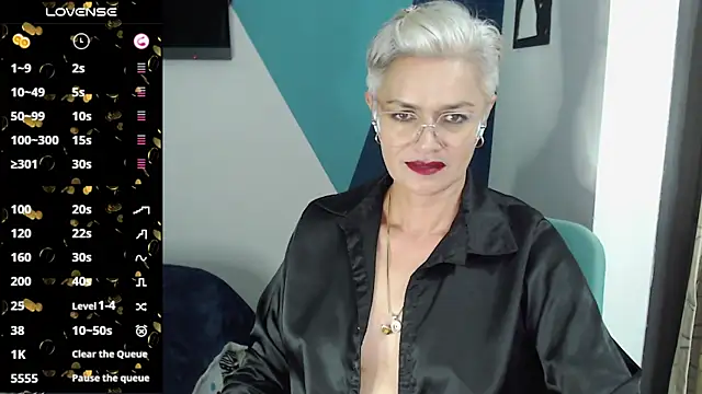 scarlett paris22 online show from February 25, 11:22 pm