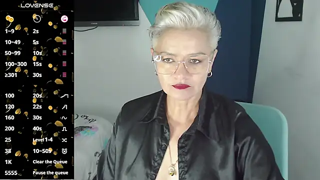 scarlett paris22 online show from March 19, 12:15 am