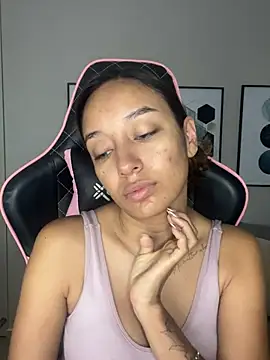 DianaHopson online show from February 8, 10:29 am