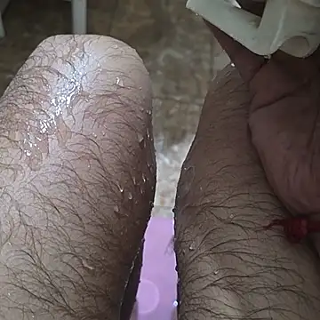 Snapshot of surfer_fun29 chatting on November 19, 3:28 am surfer fun29 online show from November 19, 3:28 am