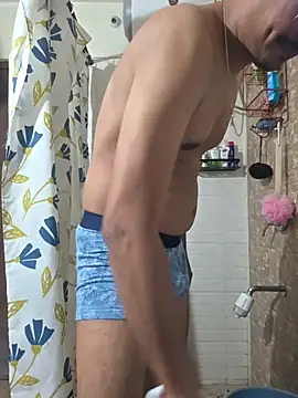 Snapshot of surfer_fun29 chatting on December 14, 7:03 am surfer fun29 online show from December 14, 7:03 am