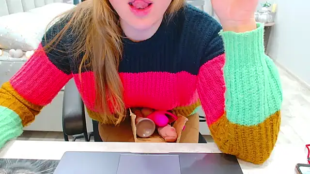 EveLove33 online show from March 21, 5:05 pm