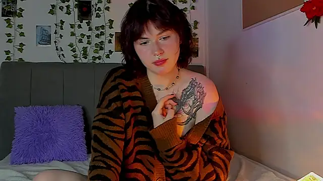 Snapshot of miss_Lizzy chatting on December 3, 4:25 am miss Lizzy online show from December 3, 4:25 am