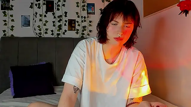 Snapshot of miss_Lizzy chatting on December 6, 1:18 am miss Lizzy online show from December 6, 1:18 am
