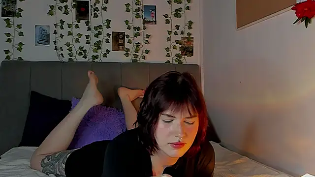 Snapshot of miss_Lizzy chatting on December 8, 4:14 am miss Lizzy online show from December 8, 4:14 am