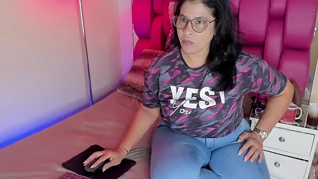 Snapshot of desire_matture chatting on January 6, 7:45 pm desire matture online show from January 6, 7:45 pm