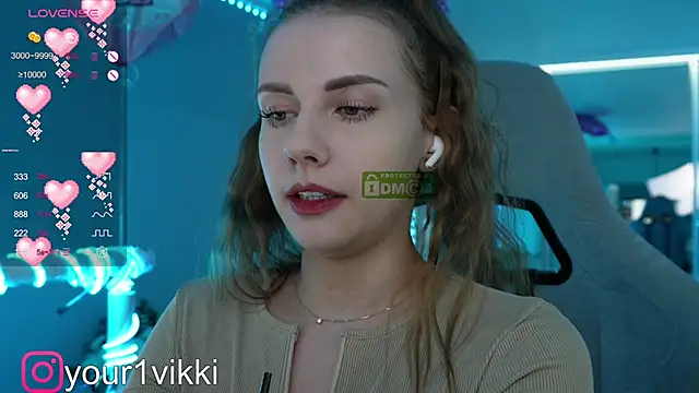 Vikki Cheese online show from December 10, 7:00 pm