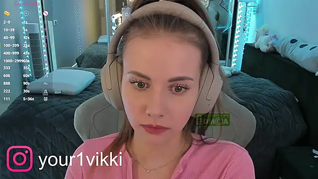 Vikki Cheese online show from February 22, 10:31 pm