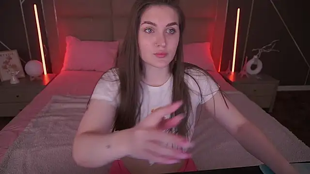 EmmyCharmm online show from March 24, 6:29 am