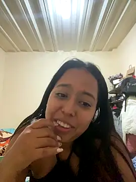 Snapshot of laila044 chatting on October 22, 9:03 pm laila044 online show from October 22, 9:03 pm