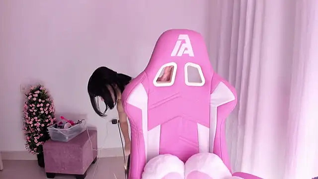 keissy rincon  online show from December 20, 2:29 am