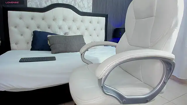 amara falcon online show from February 6, 1:43 pm