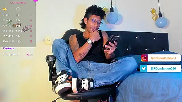 FuckHardlove online show from February 8, 11:34 pm