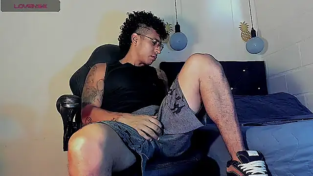 FuckHardlove online show from March 13, 3:28 pm