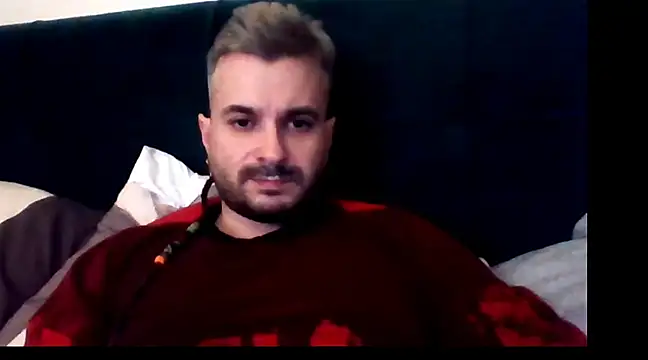 Snapshot of erotico69xxx chatting on February 18, 1:32 am erotico69xxx online show from February 18, 1:32 am