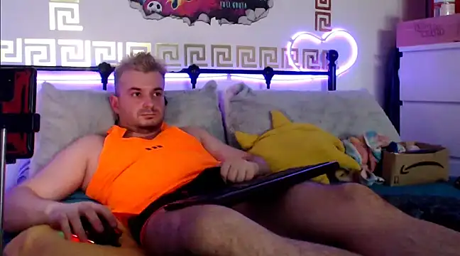 Snapshot of erotico69xxx chatting on February 22, 1:44 am erotico69xxx online show from February 22, 1:44 am