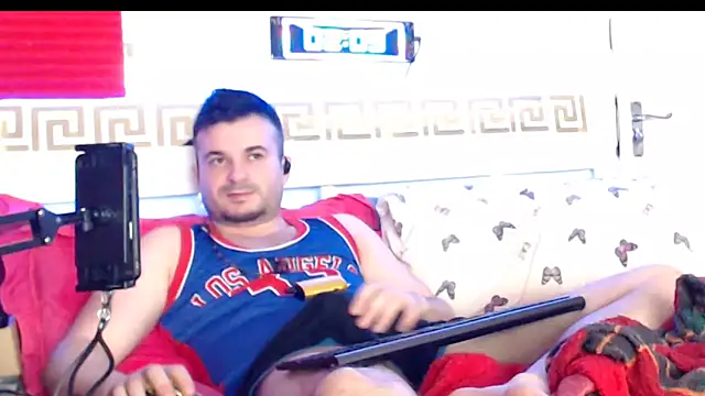 Snapshot of erotico69xxx chatting on December 15, 2:10 pm erotico69xxx online show from December 15, 2:10 pm