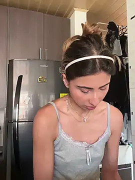 Snapshot of Ameellie chatting on February 2, 3:49 pm Ameellie online show from February 2, 3:49 pm