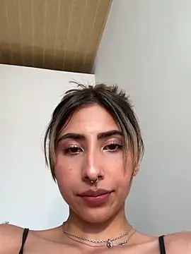 Snapshot of Ameellie chatting on February 2, 6:53 pm Ameellie online show from February 2, 6:53 pm