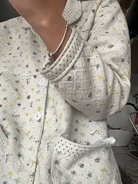 Snapshot of Ameellie chatting on March 2, 1:49 pm Ameellie online show from March 2, 1:49 pm