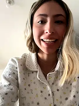 Snapshot of Ameellie chatting on September 14, 3:22 pm Ameellie online show from September 14, 3:22 pm