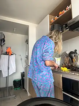 Snapshot of Ameellie chatting on September 18, 4:20 pm Ameellie online show from September 18, 4:20 pm