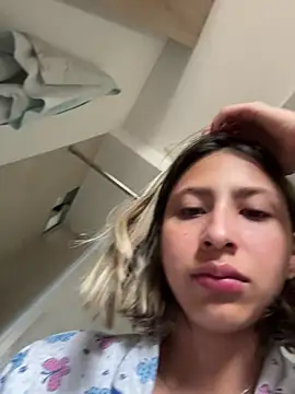 Snapshot of Ameellie chatting on November 22, 4:06 pm Ameellie online show from November 22, 4:06 pm