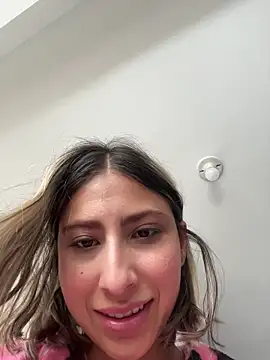 Snapshot of Ameellie chatting on December 4, 2:59 pm Ameellie online show from December 4, 2:59 pm