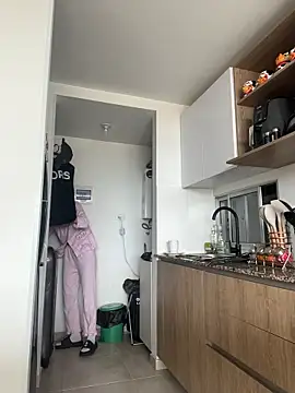 Snapshot of Ameellie chatting on December 19, 2:24 pm Ameellie online show from December 19, 2:24 pm