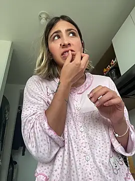 Snapshot of Ameellie chatting on December 20, 2:13 pm Ameellie online show from December 20, 2:13 pm