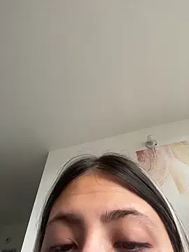 Snapshot of Ameellie chatting on January 18, 3:27 pm Ameellie online show from January 18, 3:27 pm