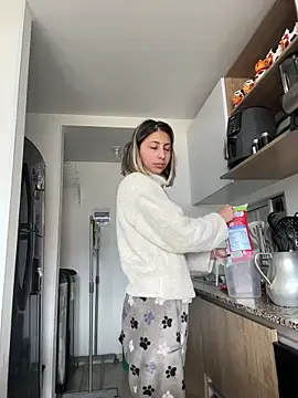 Snapshot of Ameellie chatting on February 1, 5:00 pm Ameellie online show from February 1, 5:00 pm