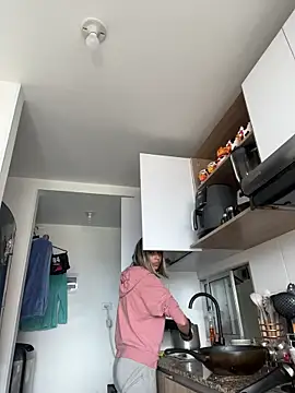 Snapshot of Ameellie chatting on February 15, 4:47 pm Ameellie online show from February 15, 4:47 pm